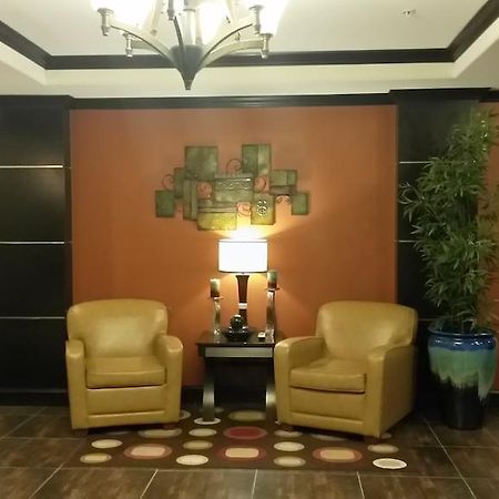 Atria Inn & Suites Three Rivers Екстериор снимка