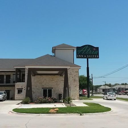 Atria Inn & Suites Three Rivers Екстериор снимка