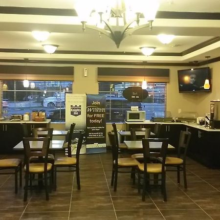 Atria Inn & Suites Three Rivers Екстериор снимка