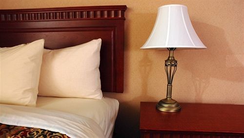 Atria Inn & Suites Three Rivers Екстериор снимка