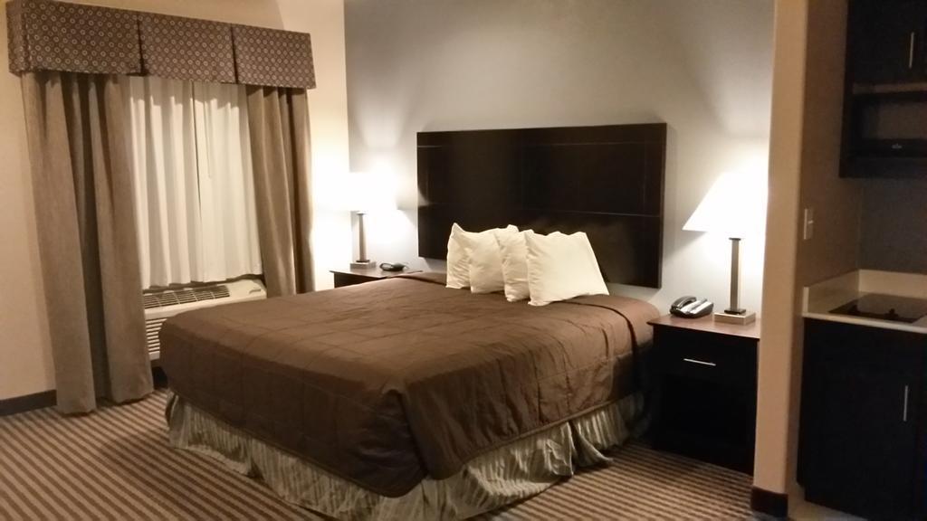 Atria Inn & Suites Three Rivers Стая снимка